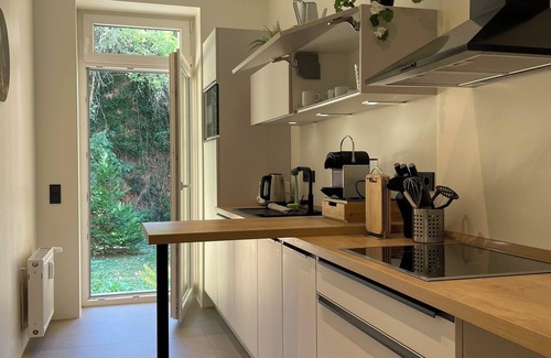 Neulindenau Apartment | Chic terrace apartment with private parking space Box spring bed TV WLAN in Leipzig