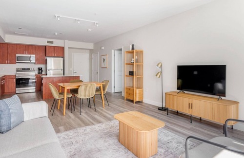 Union City Apartment | Chic Union City 2BR w/Gym & BBQ, nr Union Landing, by Blueground