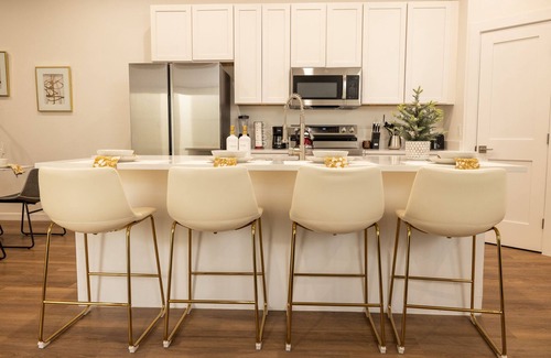 McAllen House | Chic Upscale Modern 3BR New Build Perfect for city & beach getaway