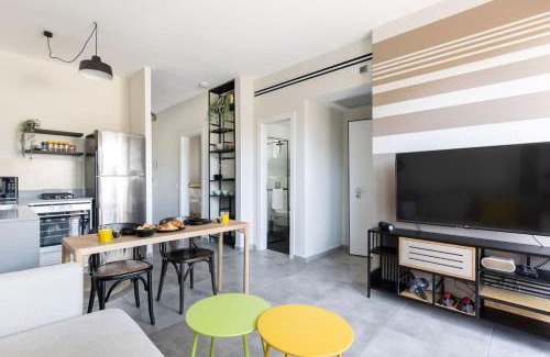 Florentin Apartment | Chic Urban Getaway with Balcony & with Mamad by Sea N' Rent