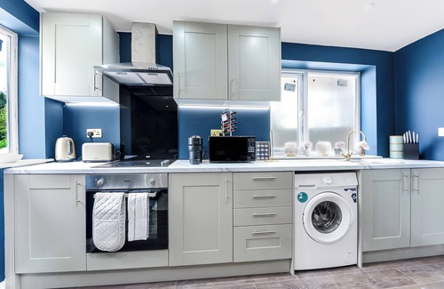 Peckham Rye House | Chic Urban Retreat: 3BR Gem in Vibrant Location