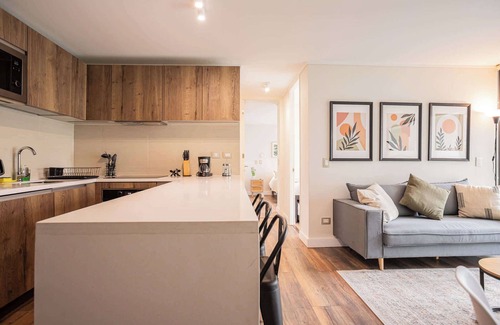 Apoquindo Apartment | Chic Urbant: Unique Stay Manquehue - 2BR Modern Design