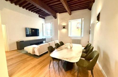 Lucca Historical Center Apartment | Chic Vibes and an Espresso