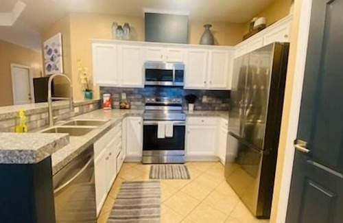 Laguna Vista Villa | Chic Villa By The Bay