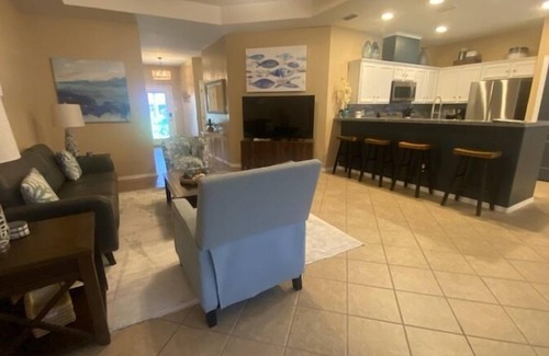 Laguna Vista Villa | Chic Villa By The Bay