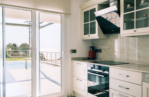 Gundogan Villa | Chic Villa w Patio Pool 3 min to Beach in Bodrum