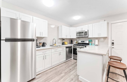 Highland Apartment | Chic West Downtown studio w/washer&dryer
