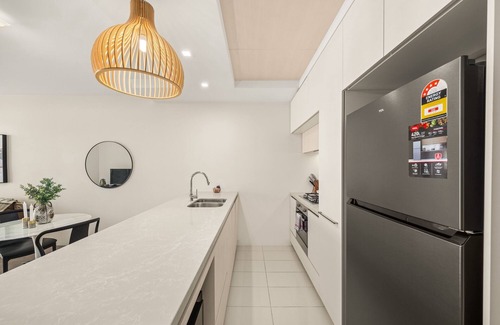 West End Apartment | Chic West End Stay with Gym & Pool Access