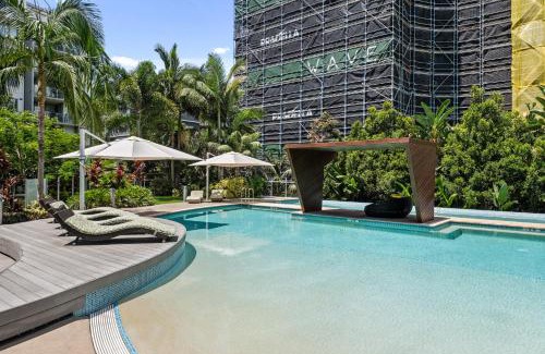 West End Apartment | Chic West End Stay with Gym & Pool Access