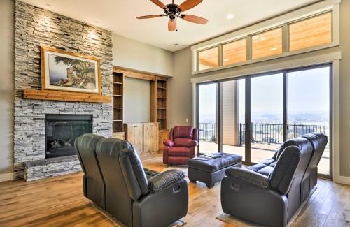 Gaston House | Chic Willamette Valley Home with Deck and Vineyard!