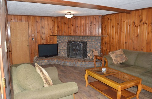 Villa Park House | Chicago suburbs executive retreat with great access