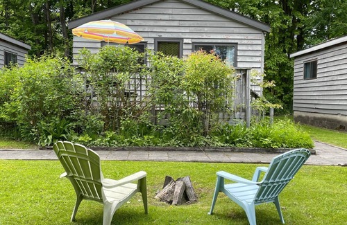 Hope Bay Cottage | Chickadee-Cedar Garden Cozy Cottage #3