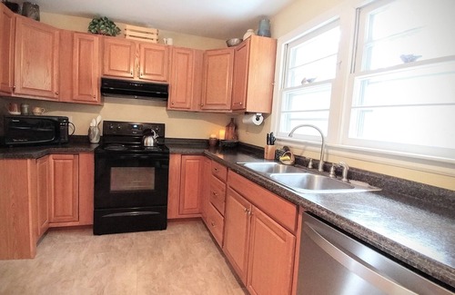 The Cliffs House | Chickadees Cottage and Pottery - centrally located, private comfortable cottage.