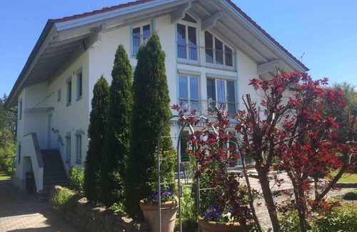 Riedering Apartment | Chiemgau-LOFT zwischen Seenzauber und Gipfelglück