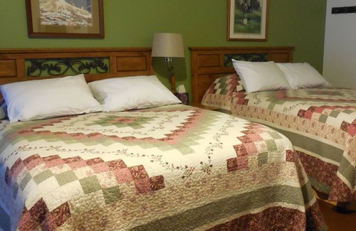 Lutak Hotel | Chilkoot Haven in Haines room #3, right on the Chilkoot River, Bear Viewing