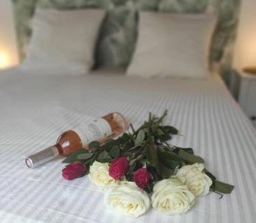 8th Arrondissement Ski Chalet | Chill Out Cabanon Coeur Calanques