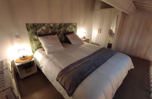8th Arrondissement Ski Chalet | Chill Out Cabanon Coeur Calanques