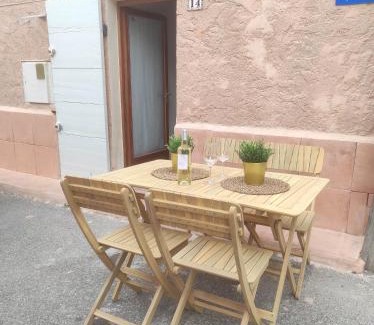 8th Arrondissement Ski Chalet | Chill Out Cabanon Coeur Calanques