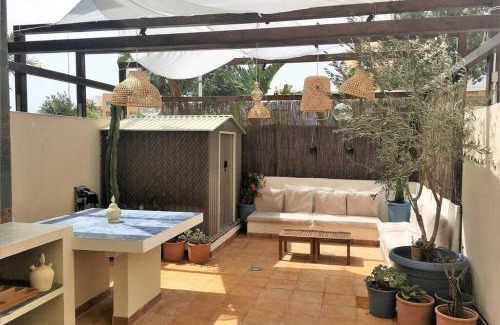Retamar Apartment | Chill out ground floor apartm +private garden+WIFI