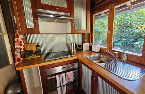 Bungwahl Cabin | Chill Out on the shores of the beautiful Myall Lake