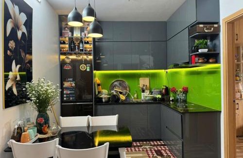 Huong Thuy Apartment | Chillaxy