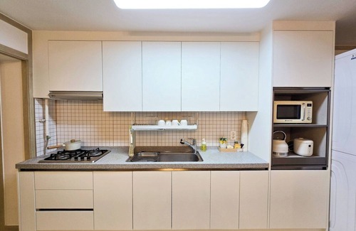 Bomun-dong Apartment | ChillingStay Netfleix,DDP,DDM ,Myeong-dong,Seoul'smajor transit hub