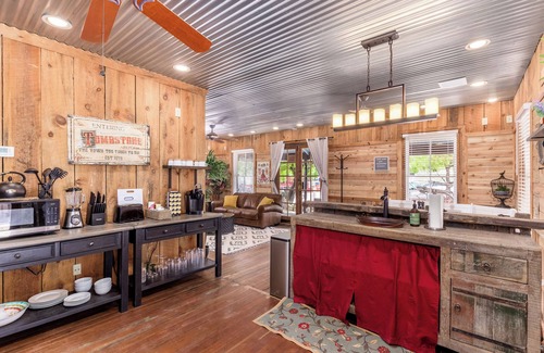 Tombstone House | China Mary Inn: "China Mary's" House right on Historic Allen St in Tombstone