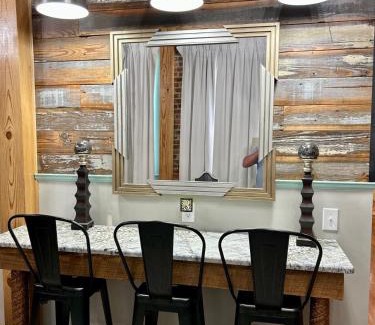 Carthage Hotel | Chipley's Squareview Inn