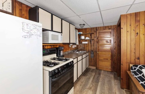 Chippewa Lake Cabin | Chippewa Bluffs Resort Spacious Combined 4BR 4BA Cabins