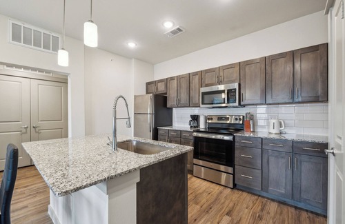 Cleburne Apartment | Chisholm Trace 1235 I Spacious 1 Bed 1 Bath