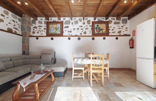 La Solana Villa | 'Cho Almeida' with Sea View, Wi-Fi and Air Conditioning