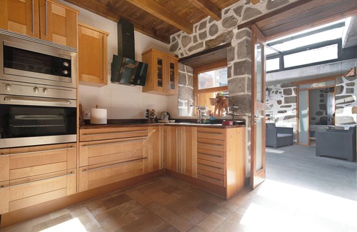 La Solana Villa | 'Cho Almeida' with Sea View, Wi-Fi and Air Conditioning