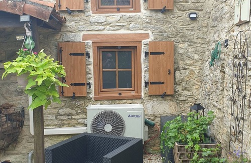 Parzac Cottage | Chocolate Box cottage. Relax and let the world go by.