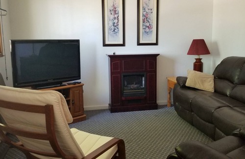 Edgetts Landing Cottage | Chocolate River Cottages - Chocolate River 2 Bedroom Cottage No. 2