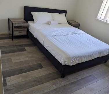 New Auckland House | Christa's 4Bedroom Entire Private House Gladstone City