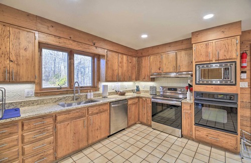 Christiansburg House | Christiansburg Home ~ 12 Mi to Virginia Tech!