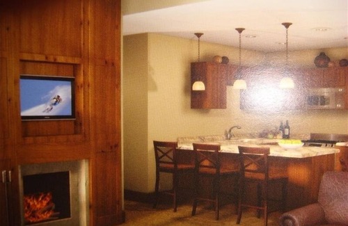 Historic District Condo | Christmas in the Rockies Ski-in/Ski-out