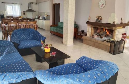 Steni Dirfyos Apartment | Christos House