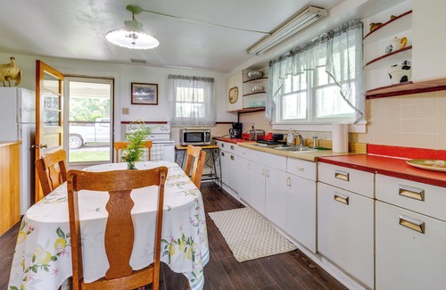 Smithmill House | 'Chucker Chalet' - Hunter’s Haven in Houtzdale!