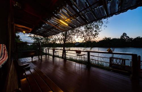 Tha Kham House | Chuenwaree Riverside Stay