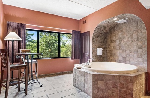 Wisconsin Dells Apartment | Chula Vista Condo Unit #2323