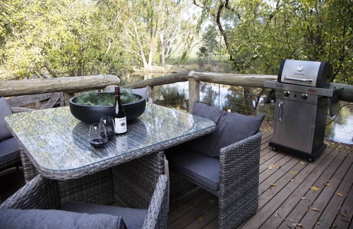 Chum Creek House | Chum Creek Loft Hut - With Japanese Soaking Tub