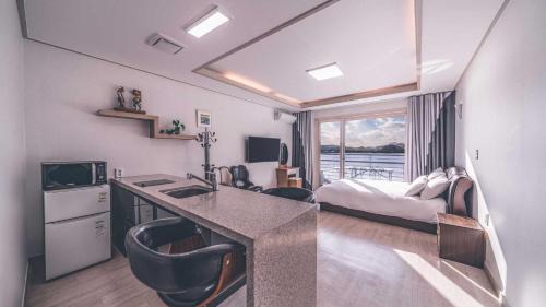 Namsan House | Chuncheon Rivermoon Spa Pension