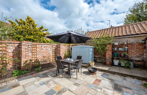 Wangford House | Church Cottage - Three Bedroom House, Sleeps 6
