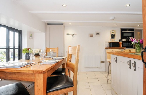 Lanreath House | CHURCH VIEW COTTAGE, pet friendly, with a garden in Pelynt