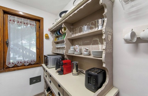 Auronzo di Cadore Apartment | Ciasa 'Valentina' with Mountain View, Balcony and Wi-Fi