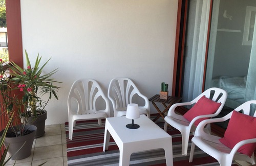 Ciboure Apartment | CIBOURE-Socoa Plage Très beau T1Bis Tout Rénové avec Grande Terrasse sur Rivière