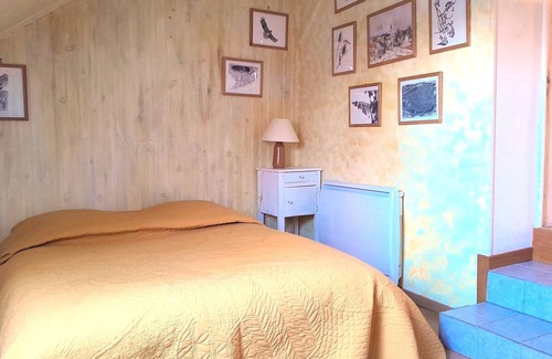 Quarre-les-Tombes House | Ciezalel's gardens: a traditional farm in Morvan, animals are welcome