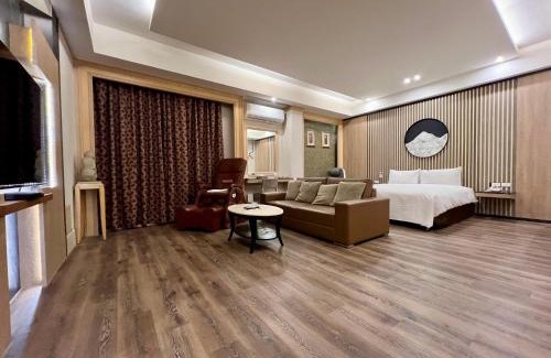 Rende District Hotel | Cigar Motel