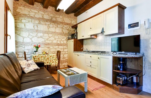 Longare Apartment | Ciliegi apartment with one bedroom and one bathroom on the first floor (apartment 4)